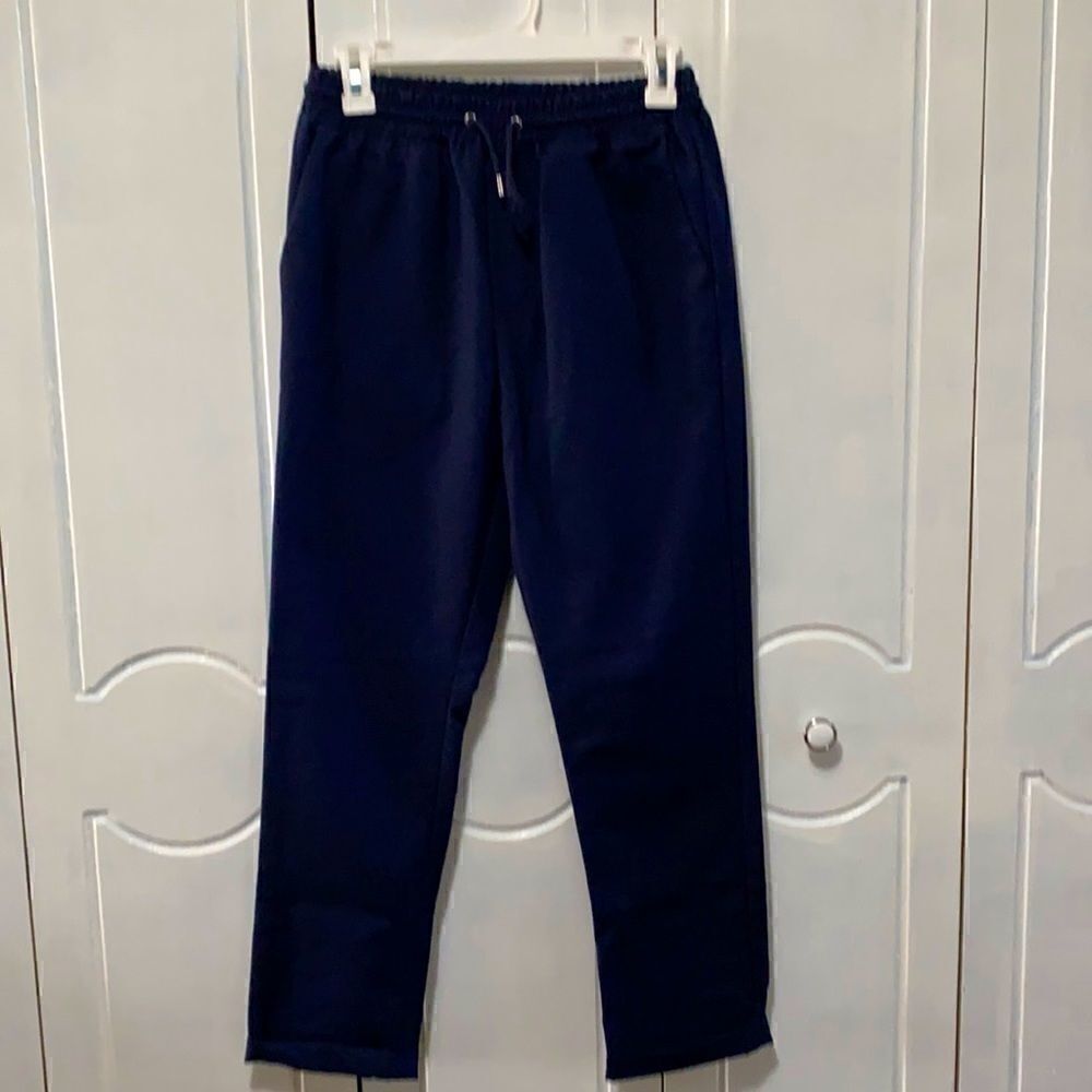 Men’s Forever 21 Navy cuffed pull on pants size S
